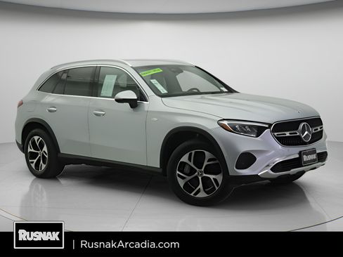 Used 2025 Mercedes-Benz GLC 350e 4MATIC image 1