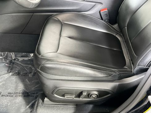 Used 2023 Jeep Grand Cherokee Limited image 19