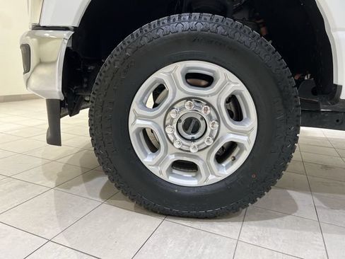 Certified 2025 Ford F350 XLT w/ FX4 Off-Road Package AWD/4WD image 28