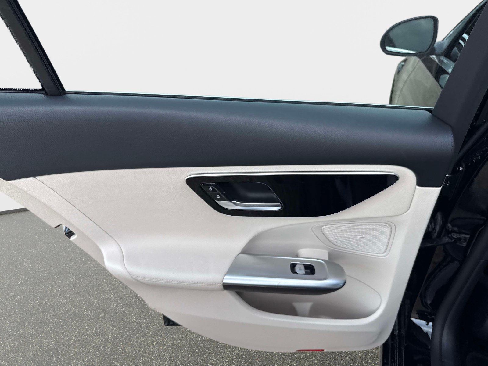 Used 2022 Mercedes-Benz C 300 Sedan image 11