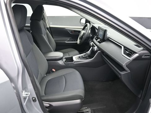 Used 2022 Toyota RAV4 LE AWD/4WD image 24