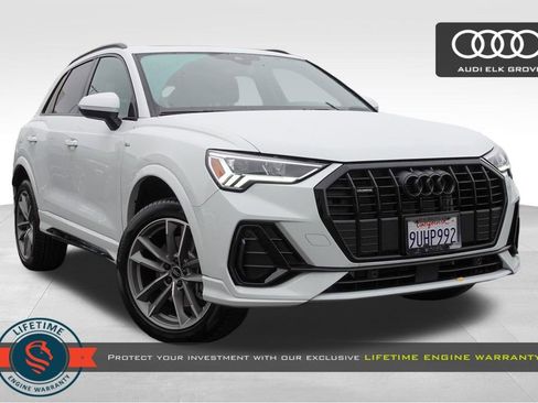 Used 2025 Audi Q3 2.0T Premium w/ Black Optic Sport Package image 1