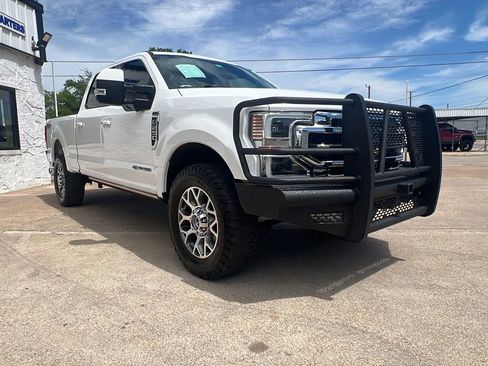 Used 2021 Ford F250 Lariat w/ Lariat Ultimate Package AWD/4WD image 4