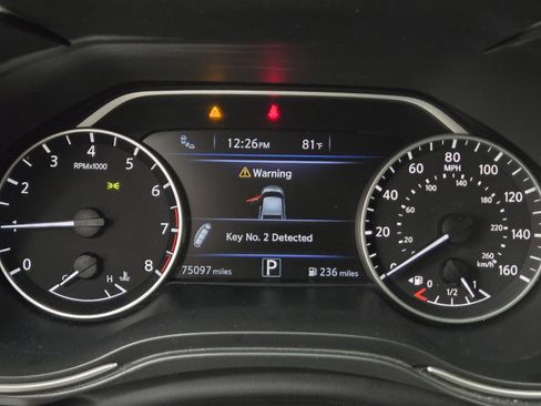Used 2017 Nissan Maxima SR w/ Midnight Edition FWD image 16