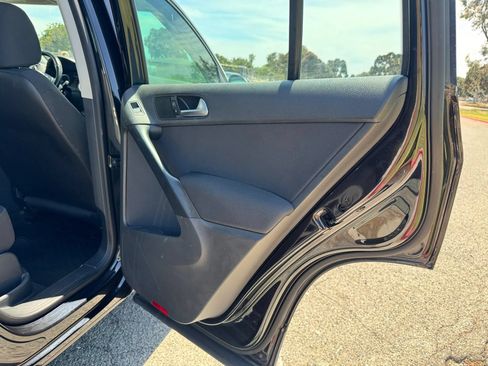 Used 2015 Volkswagen Tiguan S FWD image 27