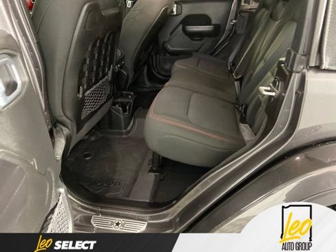 Used 2021 Jeep Wrangler Unlimited Rubicon w/ Dual Top Group AWD/4WD image 18