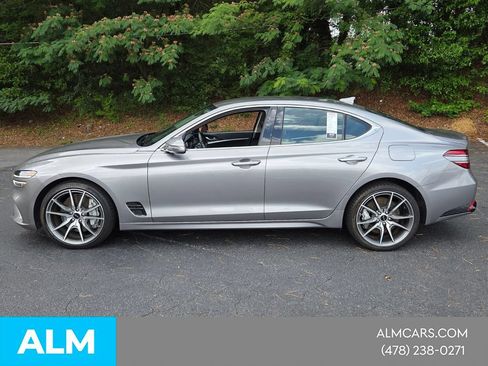 Used 2025 Genesis G70 2.5T RWD image 3