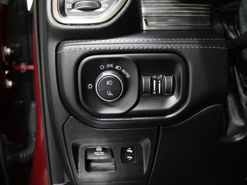 Used 2021 RAM 1500 Limited image 8