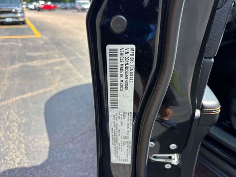 Used 2021 Jeep Compass Limited w/ Sun and Sound Group AWD/4WD image 32