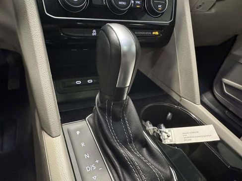 Used 2022 Volkswagen Atlas SE image 25