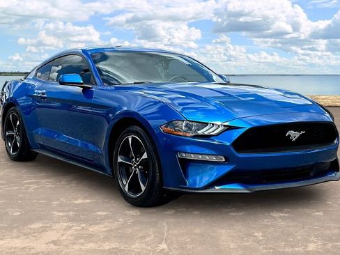 Used 2020 Ford Mustang Coupe RWD image 3