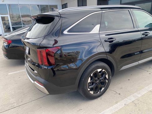 Certified 2024 Kia Sorento S image 5