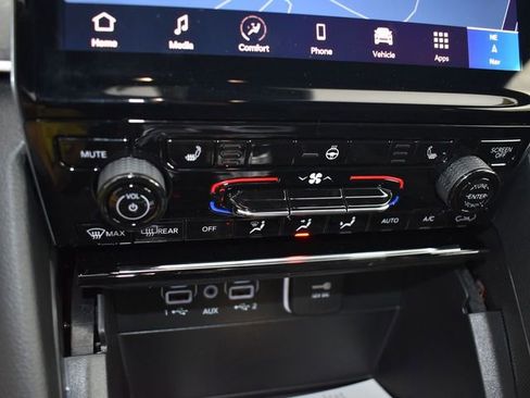 New 2025 Jeep Grand Cherokee L Limited w/ Black Appearance Package image 25