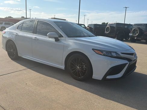 Used 2022 Toyota Camry SE FWD image 28