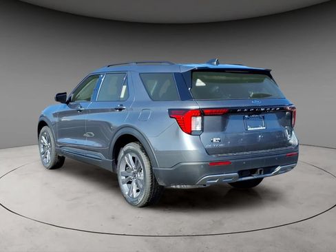 New 2026 Ford Explorer Active w/ Active Comfort Package AWD/4WD image 3