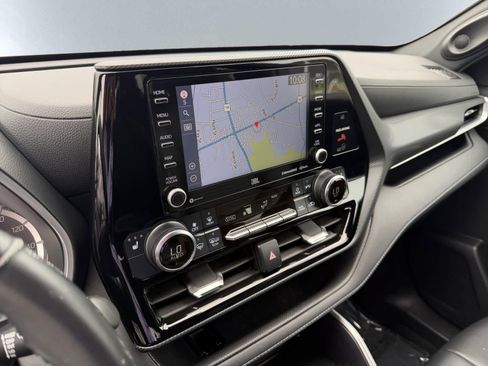Used 2022 Toyota Highlander XSE AWD/4WD image 14
