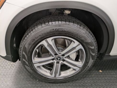 Used 2021 Mercedes-Benz GLC 300 4MATIC image 7