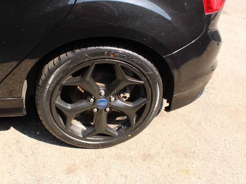 Used 2014 Ford Focus ST w/ Equipment Group 202A FWD image 34