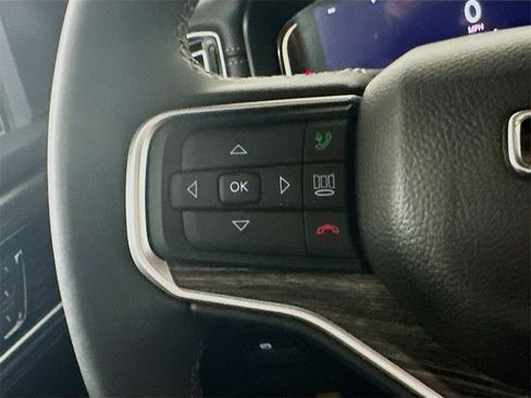 Used 2024 Jeep Wagoneer L Series II w/ Flexible Seating Group image 25