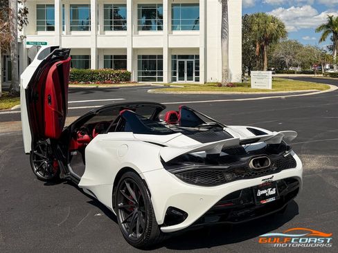 Used 2024 McLaren 750S Spider image 46