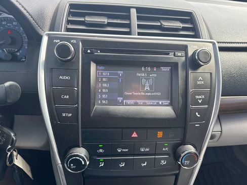 Used 2017 Toyota Camry LE FWD image 25