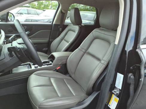 Used 2023 Lincoln Corsair AWD w/ Rear Removable Package Tray image 12