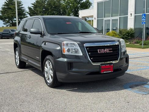 Used 2017 GMC Terrain SLE FWD image 2
