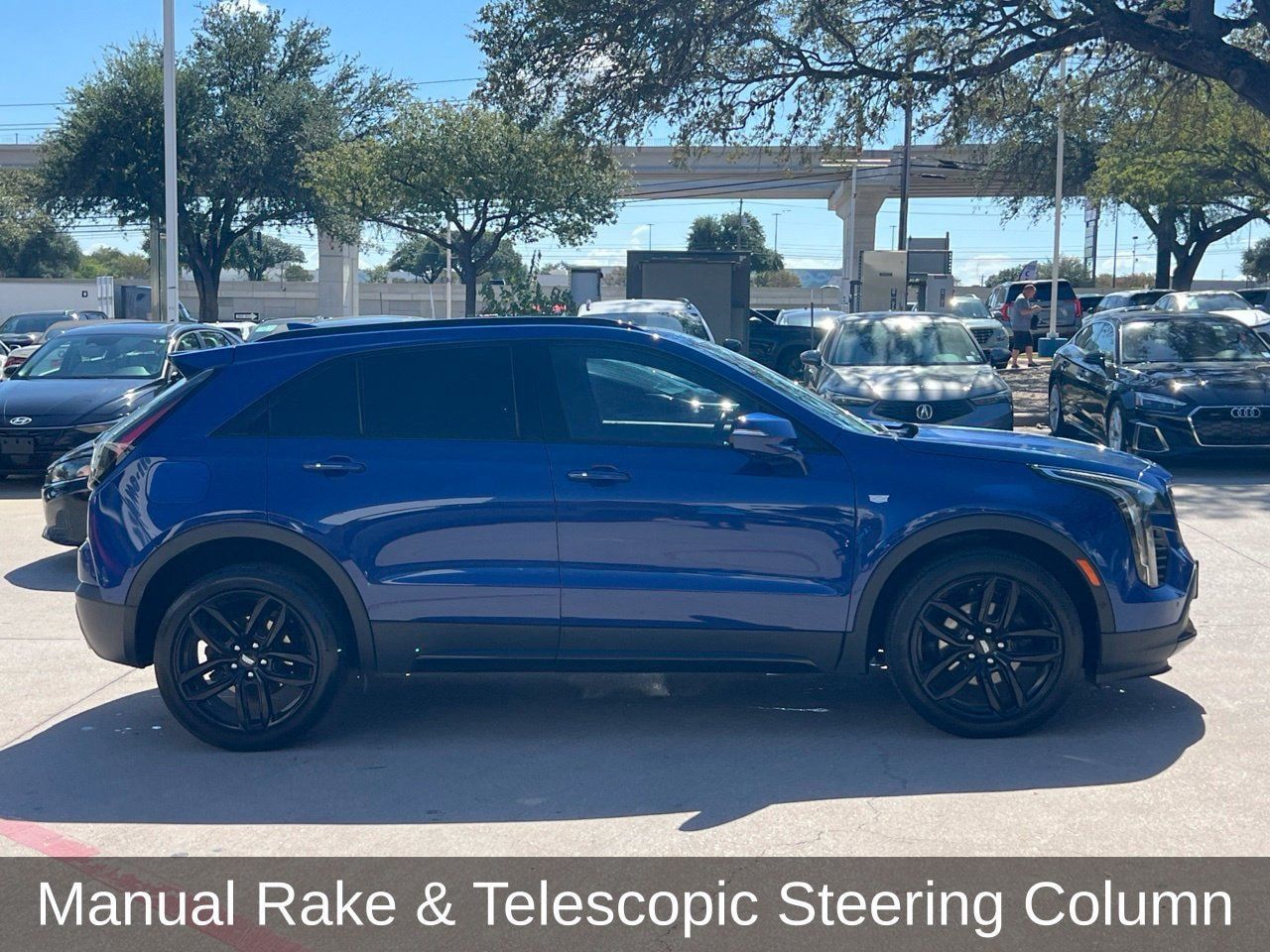 Used 2022 Cadillac XT4 Sport w/ Enhanced Visibility Package FWD image 6