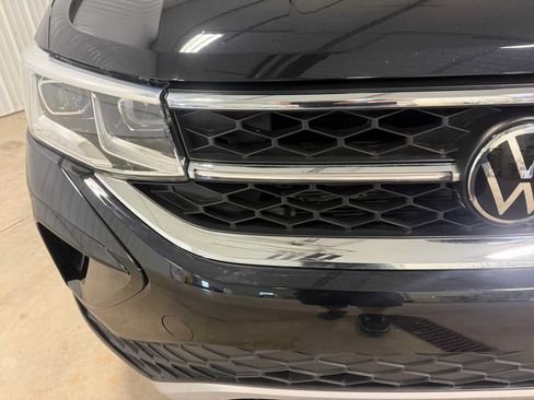 Certified 2023 Volkswagen Taos SEL AWD/4WD image 4