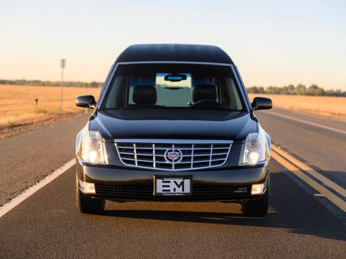 Used 2009 Cadillac DTS Hearse FWD image 20