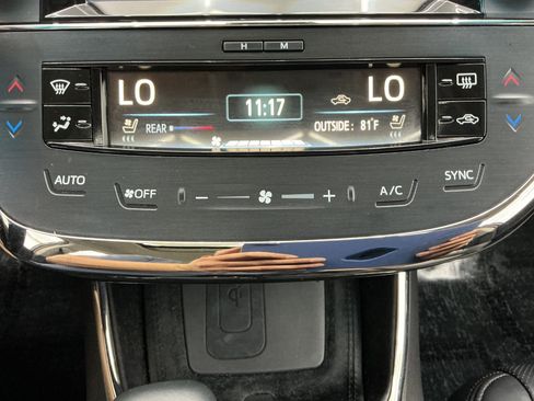 Used 2016 Toyota Avalon Limited w/ Toyota Safety Sense Package FWD image 37