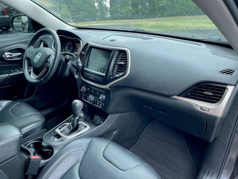 Used 2015 Jeep Cherokee Limited AWD/4WD image 28