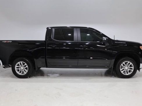 Used 2024 Chevrolet Silverado 1500 LT AWD/4WD image 9
