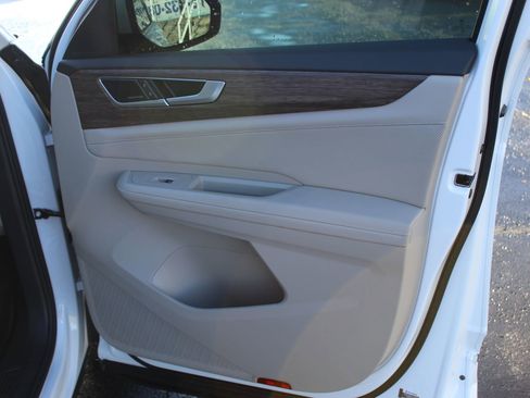 Used 2025 Volkswagen Atlas SEL Premium R-Line image 11