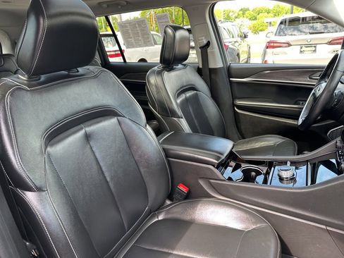 Used 2022 Jeep Grand Cherokee L Limited AWD/4WD image 18