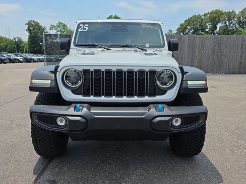 Used 2025 Jeep Wrangler Unlimited Rubicon 4xe w/ Safety Group AWD/4WD image 8