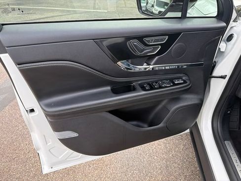New 2026 Lincoln Corsair Premiere FWD image 11