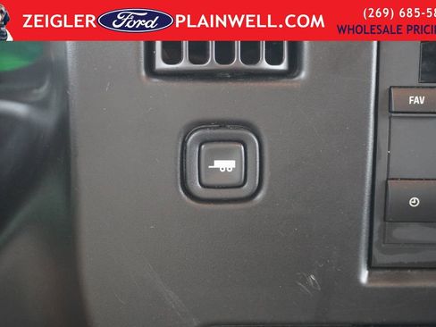 Used 2024 Chevrolet Express 2500 w/ Driver Convenience Package RWD image 18