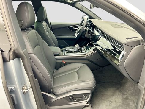 Used 2025 Audi Q8 Premium Plus w/ Premium Plus Package image 19