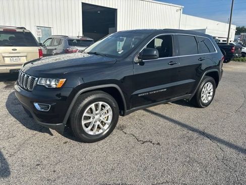 Used 2022 Jeep Grand Cherokee Laredo E w/ Security & Convenience Group RWD image 3