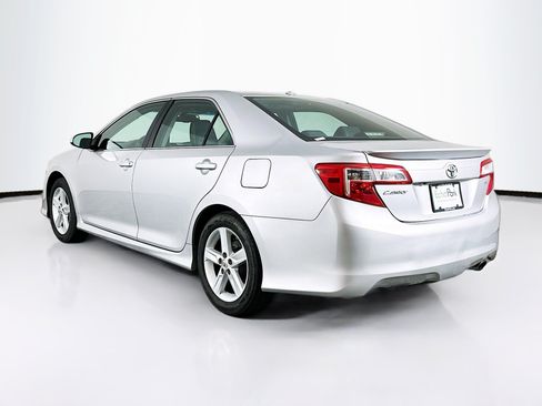 Used 2012 Toyota Camry SE w/ Convenience Pkg FWD image 5