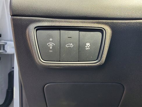 Used 2022 Hyundai Santa Cruz Limited image 22