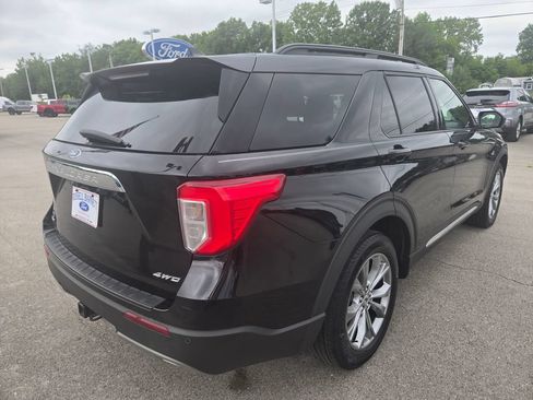 Used 2023 Ford Explorer XLT w/ Equipment Group 202A AWD/4WD image 4
