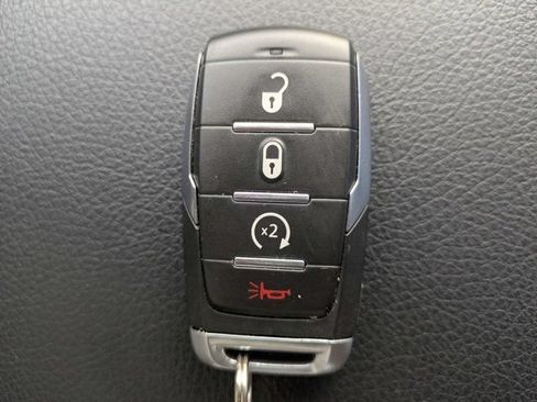 Used 2020 RAM 1500 Big Horn AWD/4WD image 30
