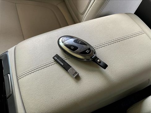 Used 2025 Hyundai Tucson SE FWD image 32