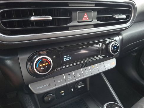 Used 2022 Hyundai Kona SEL w/ Convenience Package image 29