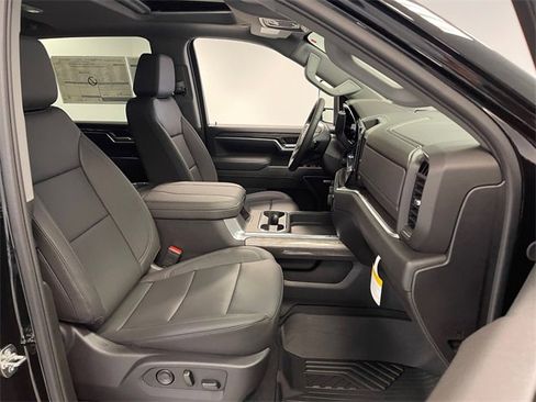 New 2026 Chevrolet Silverado 2500 LTZ w/ LTZ Premium Package image 13