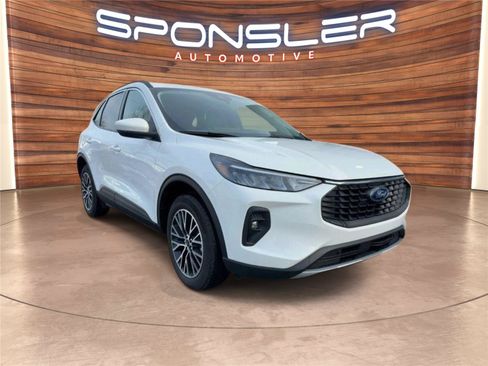 New 2024 Ford Escape SE FWD image 7