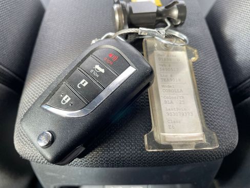 Used 2025 Toyota Corolla LE image 22