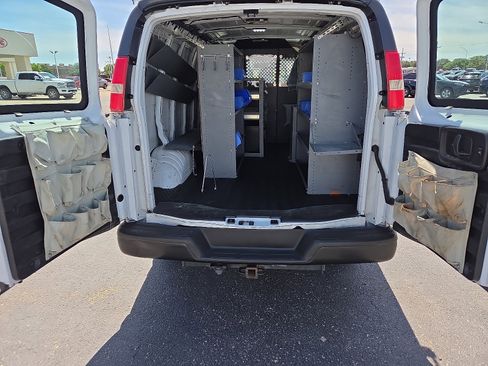 Used 2016 Chevrolet Express 2500 image 8